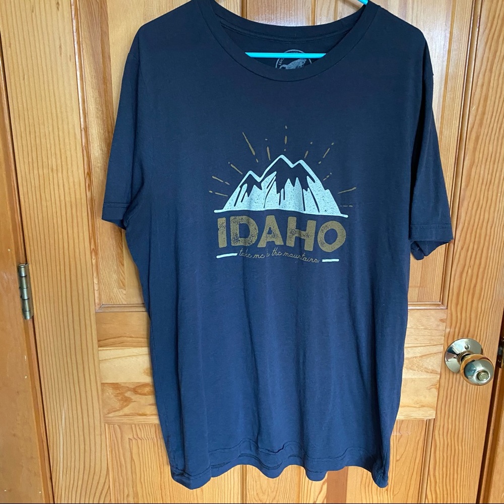 Dark gray Idaho Mountains t-shirt